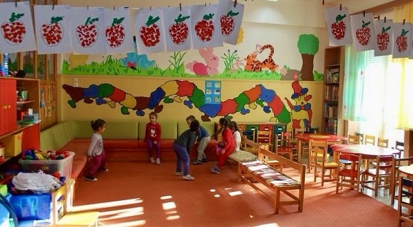 Καταργείται ο νόμος Βορίδη, μονιμοποιούνται οι εργαζόμενοι των παιδικών σταθμών που ήταν όλα αυτά τα χρόνια στις θέσεις τους με συμβάσεις ορισμένου χρόνου