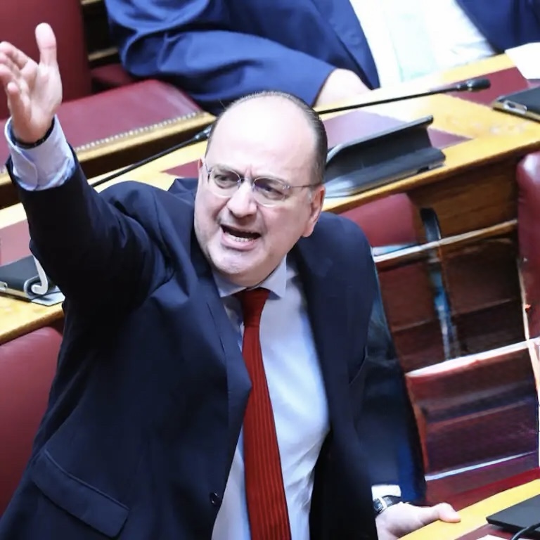 «Πυρά» Μ.Λαζαρίδη στον διευθυντή του Υπουργείου Εθνικής Άμυνας: «Να τον χαίρεται ο Νίκος Δένδιας»