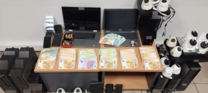 Εξαρθρώθηκε εγκληματική οργάνωση που διεξήγαγε παράνομα τυχερά παίγνια και εξαπατούσε παίκτες σε Θεσσαλονίκη και Καβάλα