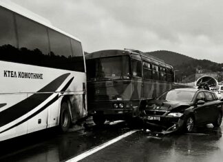 Τροχαίο ατύχημα με την εμπλοκή δύο λεωφορείων και ΙΧ μεταξύ Εξοχής-Μουσθένης