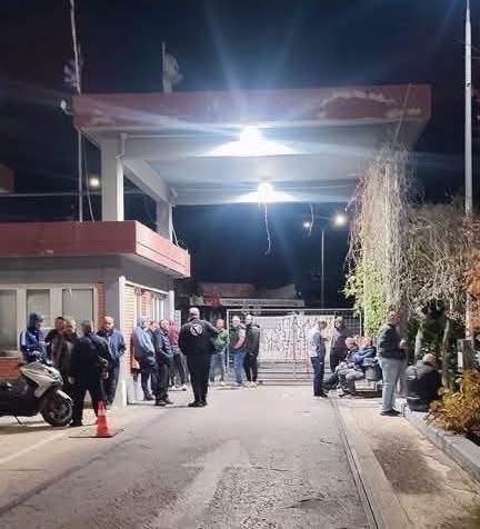 Χωρίς ψάρια και σήμερα η Ιχθυόσκαλα – Στο πλευρό των επαγγελματιών αλιέων οι ιχθυοπώλες